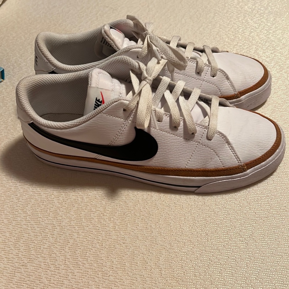 Nike Court Legacy
